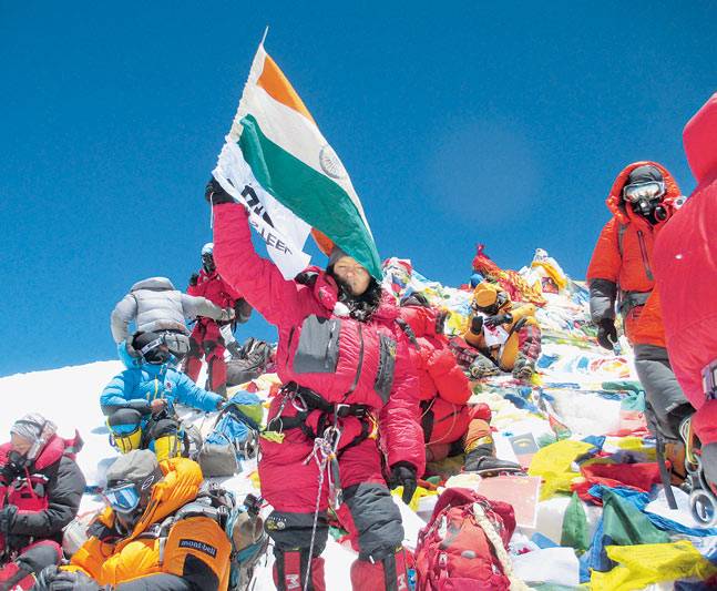 arunima-sinha-amputee-mountain-climber-mt-everest