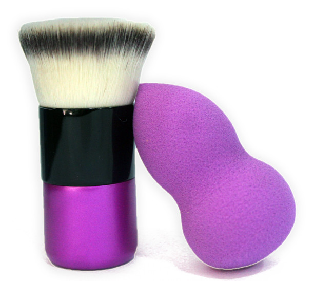 kabuki brush or beauty blender for making foundation stay longer