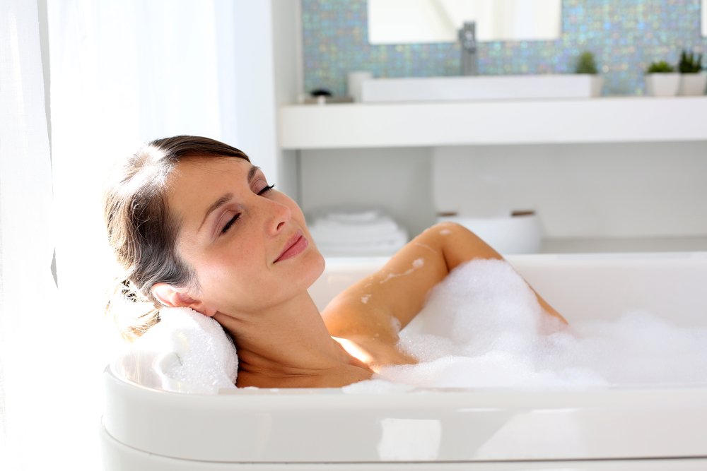 ways to manage stress - warm bath 